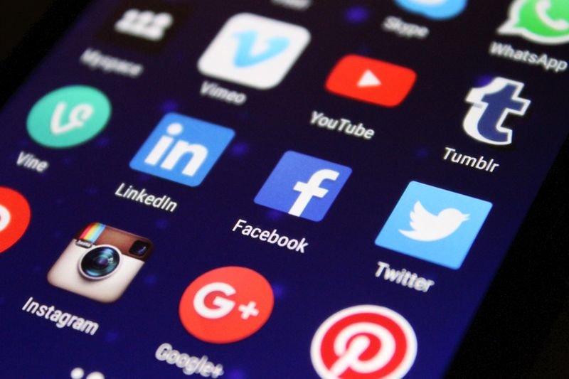 Como personalizar bio, nome e conversas nas redes sociais com mais estilo